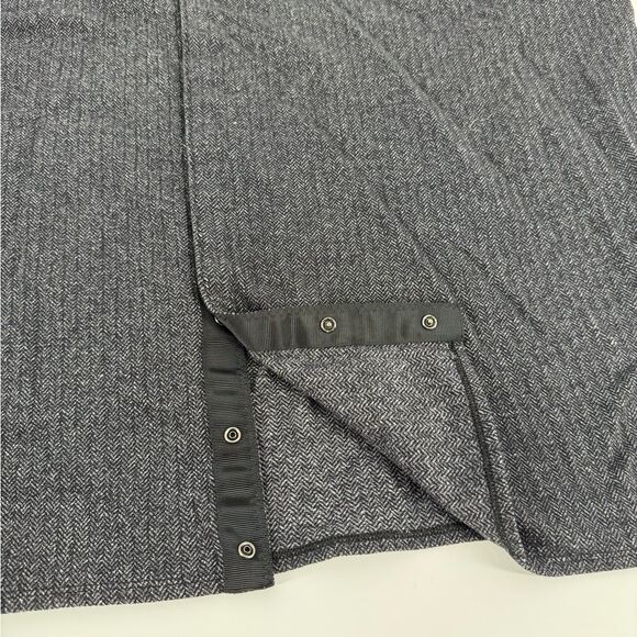 Lululemon Vinyasa Scarf in Heathered Herringbone Heathered Black| One Size - Picture 7 of 7